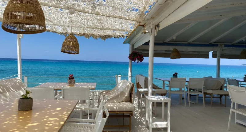 Mple Seaside Gastrobar