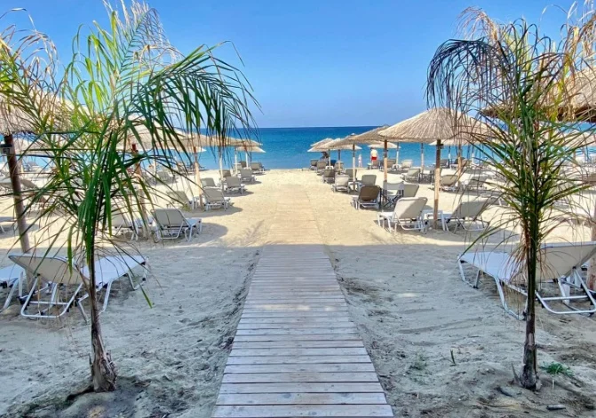 Akropolis Beach Bar